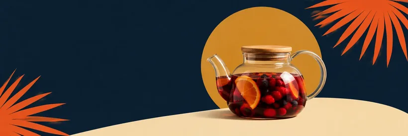Чайник с фруктовым чаем